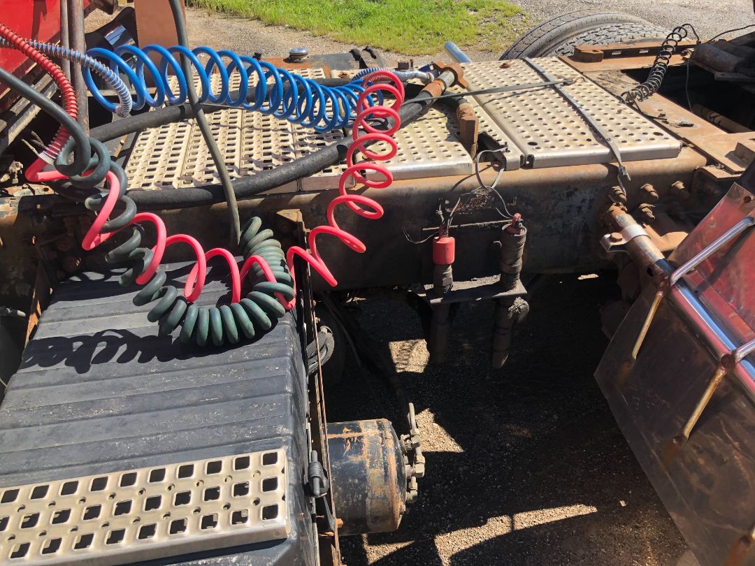 1996 VOLVO WG64 - Image 22